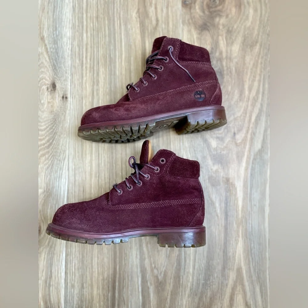 Timberland boys Boots Size 3 Purple Suede EUC
